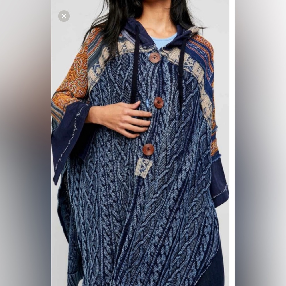 Free People "Sammy" Cable Knit Hooded
Poncho - Size M 
Rare & Stunning Boho Knit
